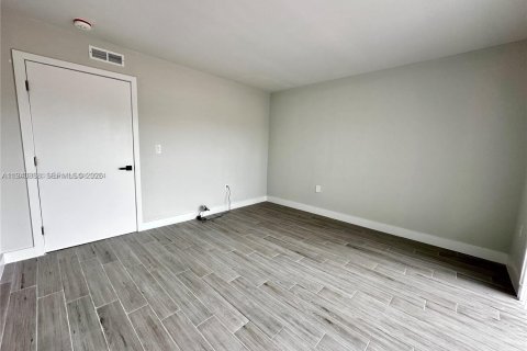 Copropriété à louer à Miami Gardens, Floride: 2 chambres, 67.82 m2 № 1998041 - photo 26