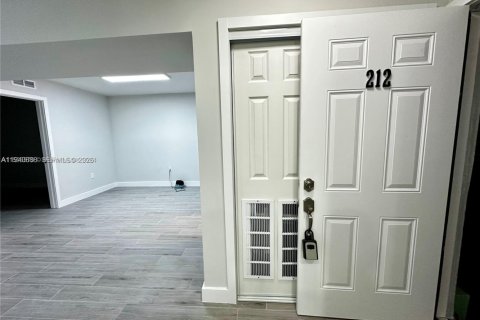 Copropriété à louer à Miami Gardens, Floride: 2 chambres, 67.82 m2 № 1998041 - photo 16