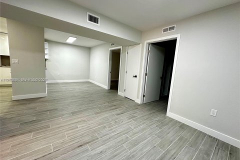 Copropriété à louer à Miami Gardens, Floride: 2 chambres, 67.82 m2 № 1998041 - photo 7