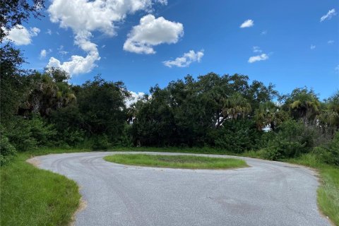 Terreno en venta en North Port, Florida № 1885093 - foto 1