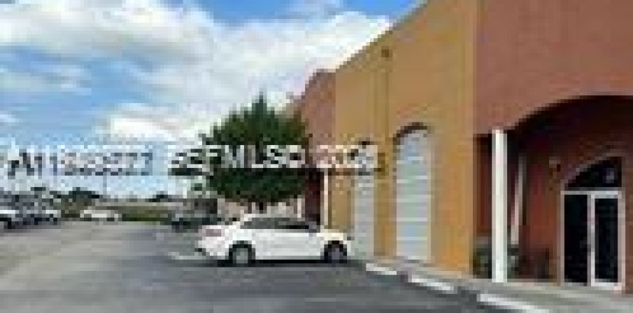 Immobilier commercial à Hialeah, Floride № 2089139