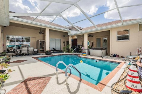 Casa en venta en Spring Hill, Florida, 4 dormitorios, 241.64 m2 № 1569224 - foto 7