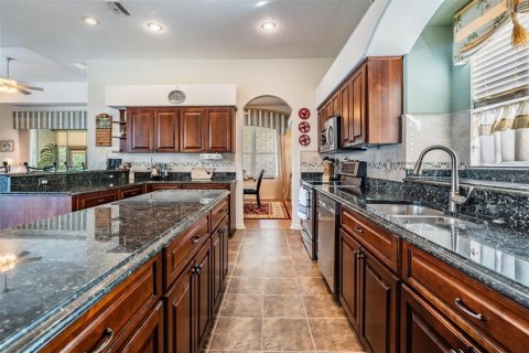 Casa en venta en Spring Hill, Florida, 4 dormitorios, 241.64 m2 № 1569224 - foto 19