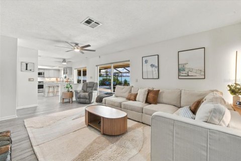 Купить виллу или дом в Тампа, Флорида 8 комнат, 200.85м2, № 2430661 - фото 17