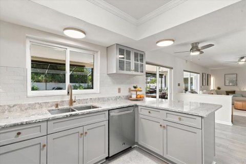Купить виллу или дом в Тампа, Флорида 8 комнат, 200.85м2, № 2430661 - фото 11