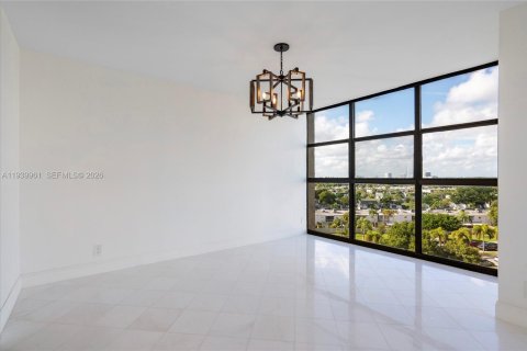 Copropriété à vendre à Hallandale Beach, Floride: 2 chambres, 132.85 m2 № 1997125 - photo 10