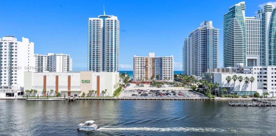 Condo à Hallandale Beach, Floride, 2 chambres  № 1997125