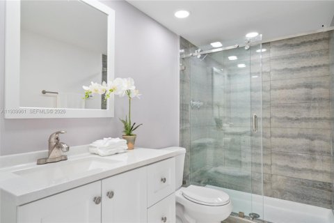 Copropriété à vendre à Hallandale Beach, Floride: 2 chambres, 132.85 m2 № 1997125 - photo 20
