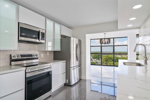 Copropriété à vendre à Hallandale Beach, Floride: 2 chambres, 132.85 m2 № 1997125 - photo 4