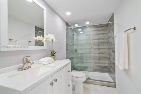 Copropriété à vendre à Hallandale Beach, Floride: 2 chambres, 132.85 m2 № 1997125 - photo 21