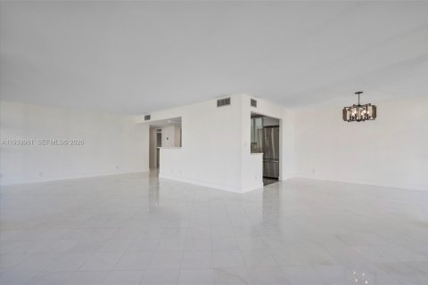Copropriété à vendre à Hallandale Beach, Floride: 2 chambres, 132.85 m2 № 1997125 - photo 15