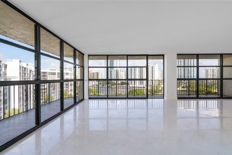 Copropriété à vendre à Hallandale Beach, Floride: 2 chambres, 132.85 m2 № 1997125 - photo 7