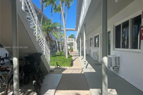 Estudio en el Condominio en Miami Beach, Florida  № 2064249