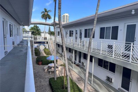 Condominio en alquiler en Miami Beach, Florida, 39.02 m2 № 2064249 - foto 14