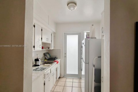 Condominio en alquiler en Miami Beach, Florida, 39.02 m2 № 2064249 - foto 8