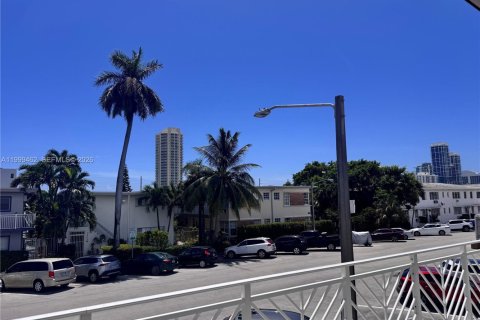 Condominio en alquiler en Miami Beach, Florida, 39.02 m2 № 2064249 - foto 11
