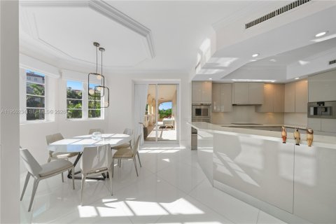 Купить кондоминиум в Майами-Бич, Флорида 4 спальни, 342.81м2, № 2007753 - фото 24