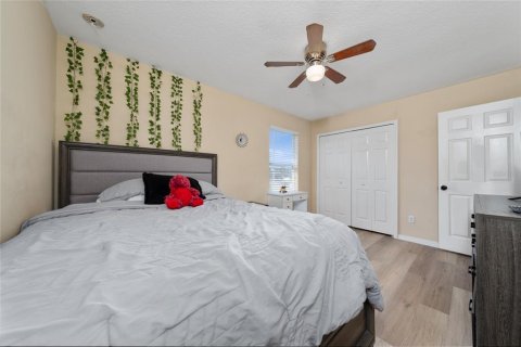 Villa ou maison à vendre à Kissimmee, Floride: 5 chambres, 259.57 m2 № 1732338 - photo 21