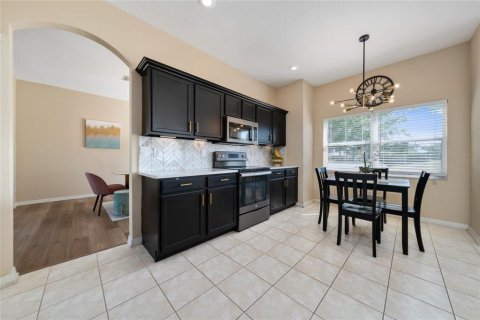 Villa ou maison à vendre à Kissimmee, Floride: 5 chambres, 259.57 m2 № 1732338 - photo 12