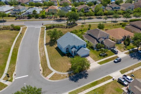 Villa ou maison à vendre à Kissimmee, Floride: 5 chambres, 259.57 m2 № 1732338 - photo 2