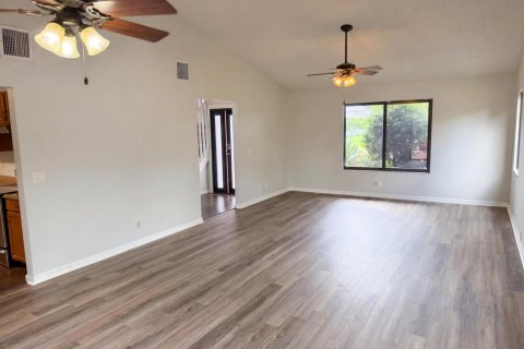 House in Royal Palm Beach, Florida 3 bedrooms, 150.69 sq.m. № 2191966 - photo 9