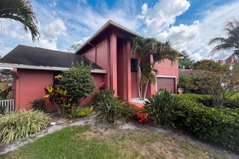 House in Royal Palm Beach, Florida 3 bedrooms, 150.69 sq.m. № 2191966 - photo 13