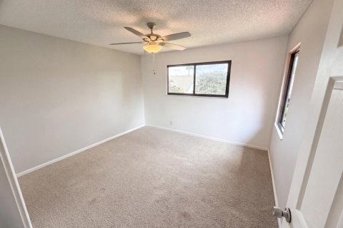 House in Royal Palm Beach, Florida 3 bedrooms, 150.69 sq.m. № 2191966 - photo 11