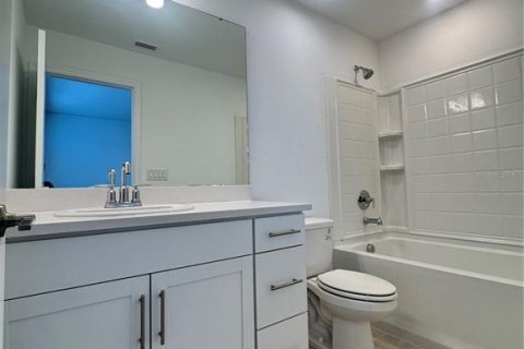 Townhouse in Sarasota, Florida 2 bedrooms, 110.27 sq.m. № 2197413 - photo 21