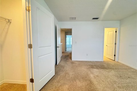Townhouse in Sarasota, Florida 2 bedrooms, 110.27 sq.m. № 2197413 - photo 13