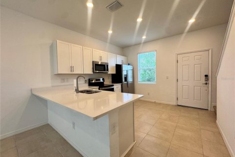 Townhouse in Sarasota, Florida 2 bedrooms, 110.27 sq.m. № 2197413 - photo 3