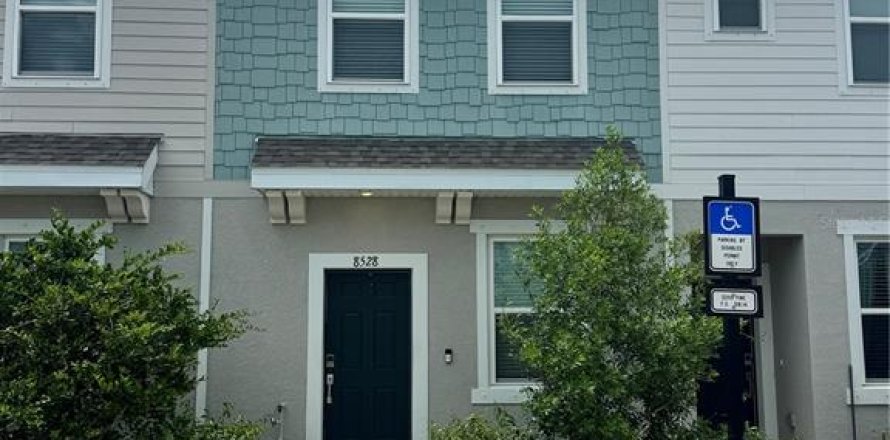 Townhouse in Sarasota, Florida 2 bedrooms, 110.27 sq.m. № 2197413