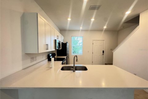 Townhouse in Sarasota, Florida 2 bedrooms, 110.27 sq.m. № 2197413 - photo 4