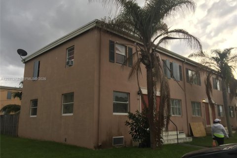 Condo in Miami, Florida, 1 bedroom  № 2086356 - photo 17