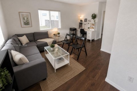 Condo in Miami, Florida, 1 bedroom  № 2086356 - photo 5