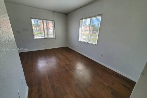 Condo in Miami, Florida, 1 bedroom  № 2086356 - photo 8