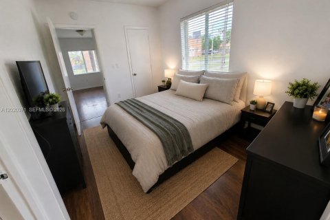 Condo in Miami, Florida, 1 bedroom  № 2086356 - photo 10