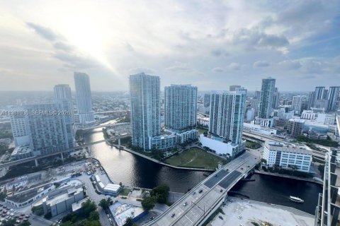 Condo in Miami, Florida, 2 bedrooms  № 2043157 - photo 7