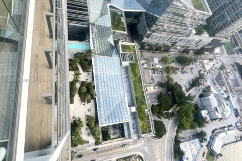 Condo in Miami, Florida, 2 bedrooms  № 2043157 - photo 6