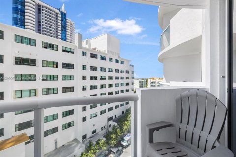 Condominio en alquiler en Miami Beach, Florida, 1 dormitorio, 63.45 m2 № 2069193 - foto 24