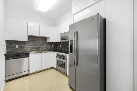 Condominio en alquiler en Miami Beach, Florida, 1 dormitorio, 63.45 m2 № 2069193 - foto 15