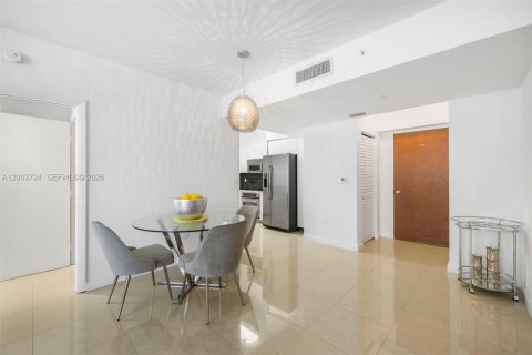 Condominio en alquiler en Miami Beach, Florida, 1 dormitorio, 63.45 m2 № 2069193 - foto 12