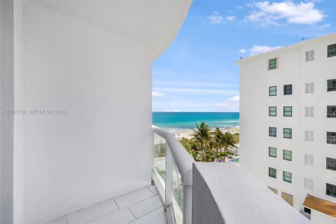 Condominio en alquiler en Miami Beach, Florida, 1 dormitorio, 63.45 m2 № 2069193 - foto 2