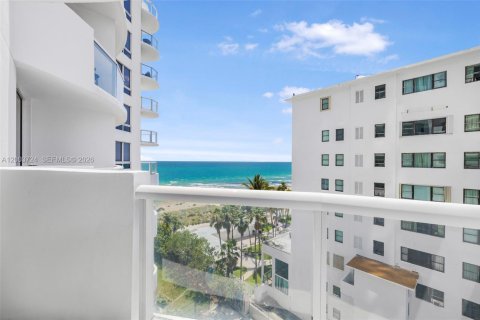 Condominio en alquiler en Miami Beach, Florida, 1 dormitorio, 63.45 m2 № 2069193 - foto 3