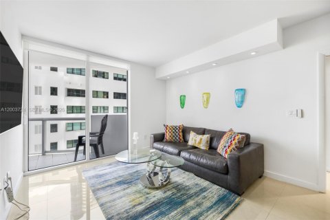 Condominio en alquiler en Miami Beach, Florida, 1 dormitorio, 63.45 m2 № 2069193 - foto 10