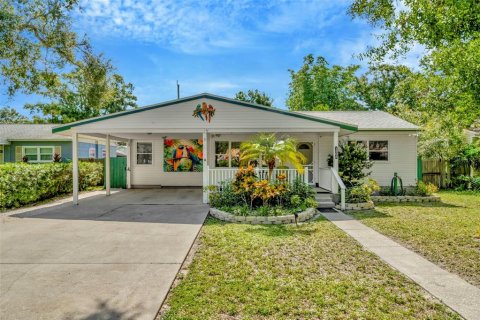 Casa en venta en Gulfport, Florida, 3 dormitorios, 123 m2 № 1826566 - foto 1