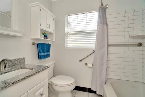 Casa en venta en Gulfport, Florida, 3 dormitorios, 123 m2 № 1826566 - foto 24