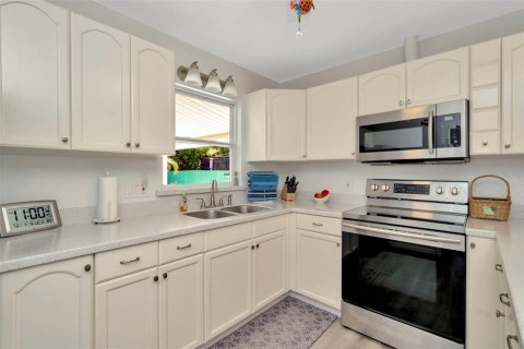 Casa en venta en Gulfport, Florida, 3 dormitorios, 123 m2 № 1826566 - foto 15