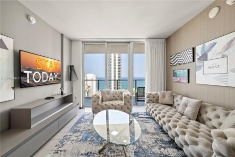 Снять в аренду кондоминиум в Холливуд, Флорида 2 спальни, 98.01м2, № 1958874 - фото 4