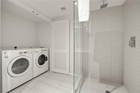 Снять в аренду кондоминиум в Холливуд, Флорида 2 спальни, 98.01м2, № 1958874 - фото 22