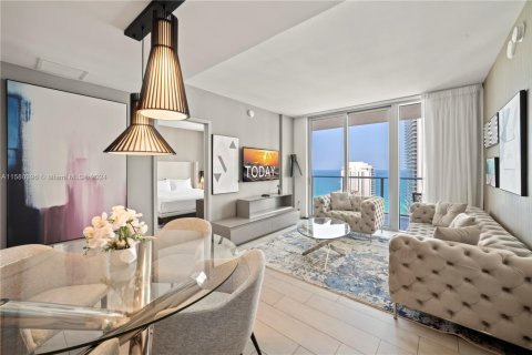 Снять в аренду кондоминиум в Холливуд, Флорида 2 спальни, 98.01м2, № 1958874 - фото 5